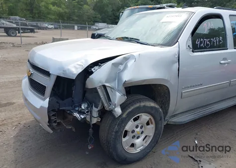 2012 Chevrolet Suburban Ls z USA, uszkodzony, nr VIN 1GNSKHE71CR326419